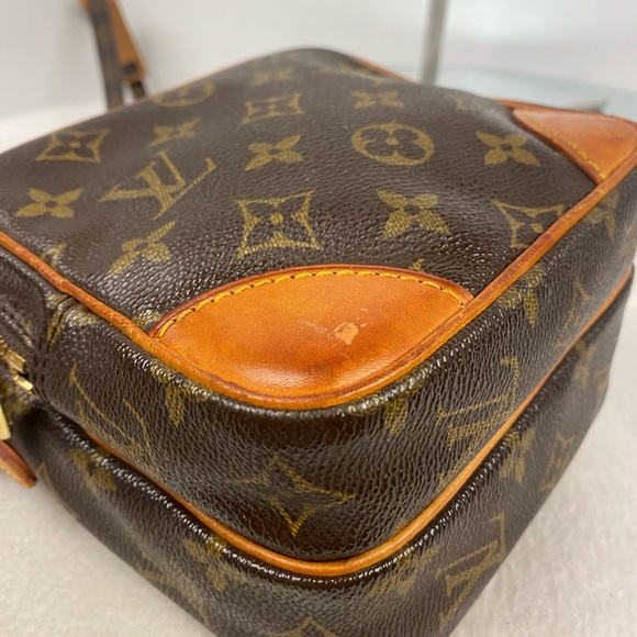 Louis Vuitton Monogram Amazon Crossbody Bag - Picture 11 of 13